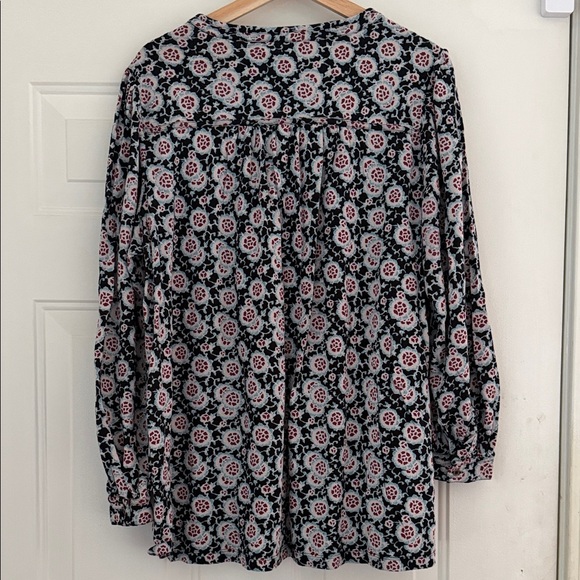 Women's Floral Tunic Top - Black with White and Red Floral Print - Picture 10 of 12